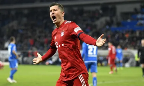 Bị chê "tiền đạo não phẳng", Lewandowski có câu trả lời "cực chất"