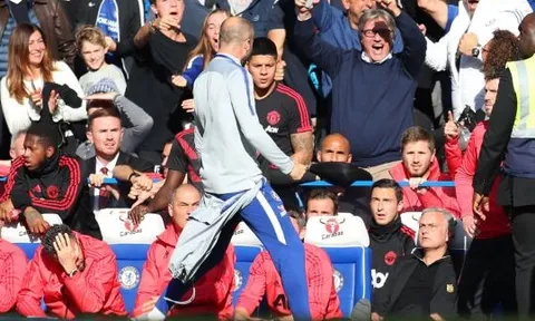 Bị khiêu khích, Mourinho công kích với trợ lý của HLV Sarri