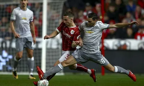 Bị loại, CĐV Man Utd đồng loạt trút giận lên 2 cái tên