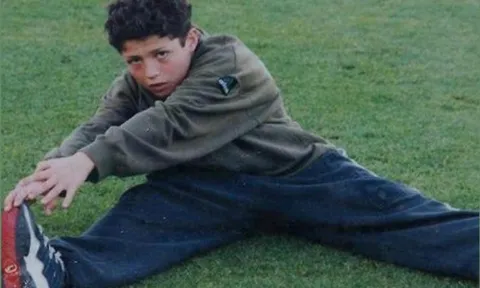 Bí mật cuộc đời Cristiano Ronaldo (p.1): Tuổi thơ dữ dội & khốn khó