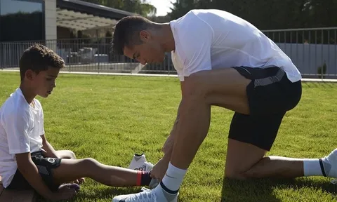 Bí mật cuộc đời Cristiano Ronaldo (p.3): Sinh ra để chinh phục