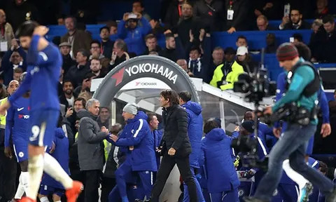 Bị Mourinho trách móc, Conte giải thích lí do không bắt tay sau trận