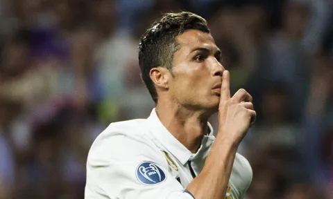 Bị Ronaldo vượt mặt, huyền thoại Pele đã nói gì?