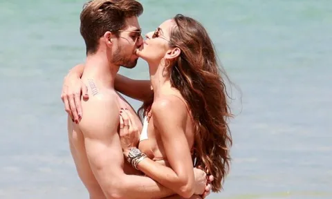Bị thất sủng tại PSG, Trapp ra biển xả hơi bên người đẹp