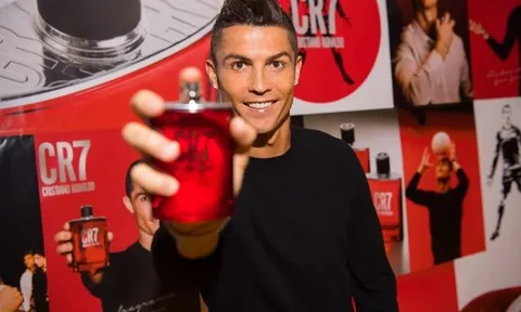 Bị treo giò, Ronaldo tranh thủ ra mắt sản phẩm nước hoa