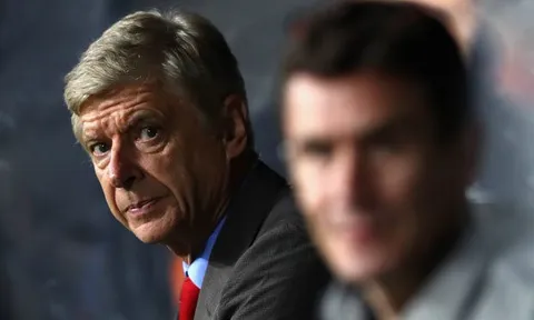 Biến động ở Arsenal: Wenger vẫn vững tay lái