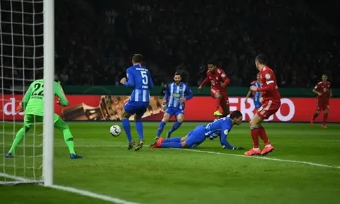 Cận cảnh Bayern giành chiến thắng kịch tính trước Hertha Berlin