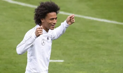 Bỏ qua 'cái tát' tại World Cup, Sane vẫn hồ hởi gặp lại Low