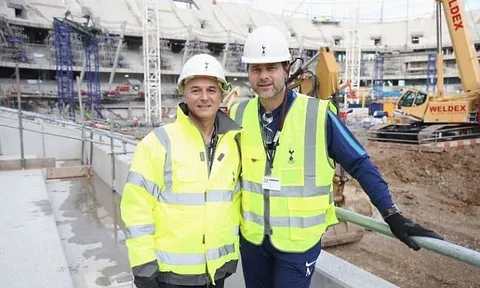 'Bộ sậu' Tottenham hớn hở đi thăm SVĐ White Hart Lane mới