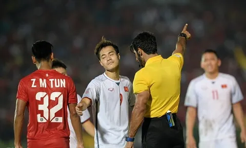 Bố Văn Toàn: 'Đá ở Myanmar nên trọng tài ưu ái chủ nhà'