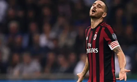 Bom xịt Bonucci tạo pha cứu thua thảm họa nhất 2017