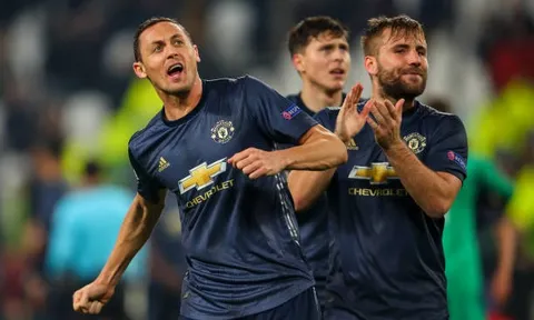 Bốn phút điên rồ, Man United đánh bại đội bóng mạnh nhất châu Âu