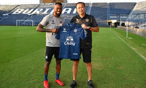 CHÍNH THỨC: Hoàng Vũ Samson gia nhập đại gia Thai-League