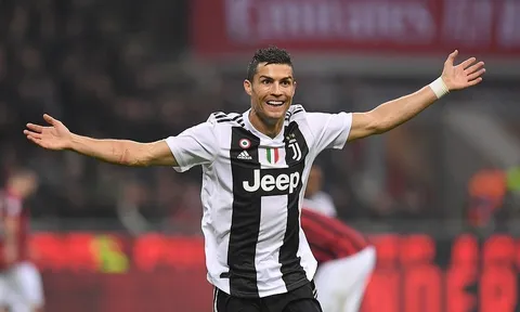 Buffon 2.0: "Tôi quá xấu hổ để nói chuyện với Ronaldo"