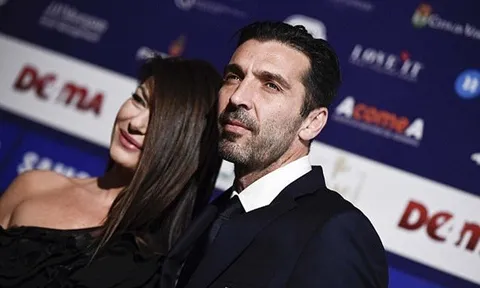 Buffon như minh tinh màn bạc trong ngày nhận giải "Cầu thủ xuất sắc nhất năm"