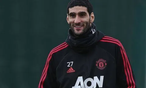 Buổi tập của M.U chào đón nhân vật đặc biệt và cái đầu mới của Fellaini