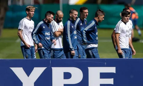 Buổi tập 'nặng nề' của Messi và các đồng đội tại tuyển Argentina