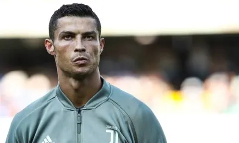 50 sắc thái cảm xúc của CR7 ngày chào nước Ý