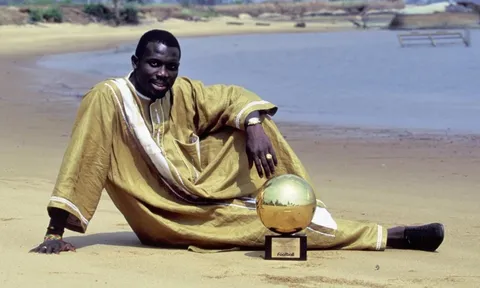 George Weah kể chuyện cuộc đời qua 10 bức ảnh