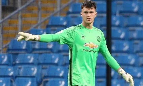 XÁC NHẬN: Man Utd chia tay thêm một cầu thủ