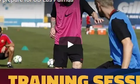Các cầu thủ Barca lại trổ tài 'đá bóng ma'