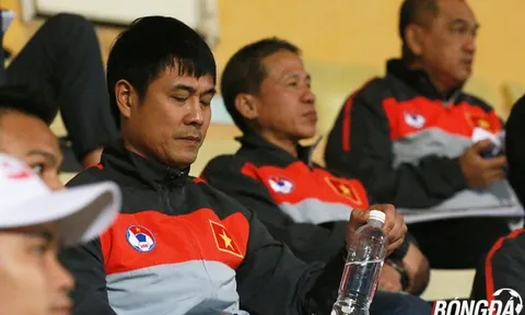 Các HLV "mở lớp, làm bài" trên sân Hàng Đẫy