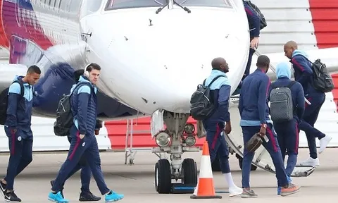 Cái lạnh không làm chùn bước Man City kéo dài kỷ lục Premier League