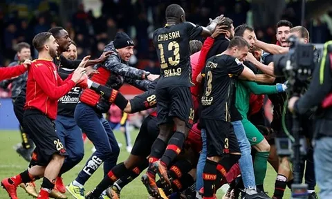Cận cảnh Benevento ăn mừng như thể vô địch Serie A