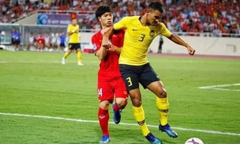 Bị giật cùi chỏ, Công Phượng vẫn 'thoắt ẩn thoắt hiện' làm khổ hàng thủ Malaysia
