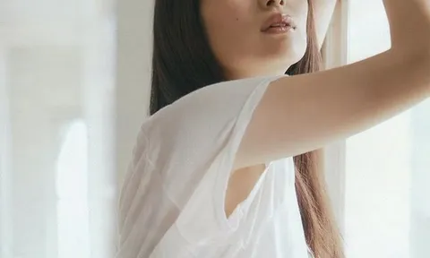 Cận cảnh vẻ nóng bỏng của cô vợ tuyển thủ Nhật sắp đối đầu với Việt Nam
