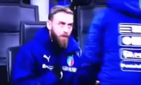 Cận cảnh De Rossi nổi điên với Ventura bên ngoài đường biên