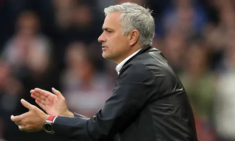 Cận thần Sir Alex nói điều bất ngờ về khả năng thay Mourinho dẫn dắt MU