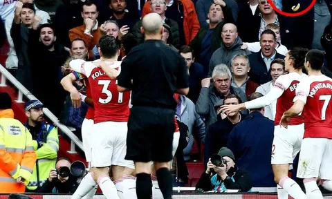 Cảnh sát vào cuộc vụ sao Arsenal bị ném chuối