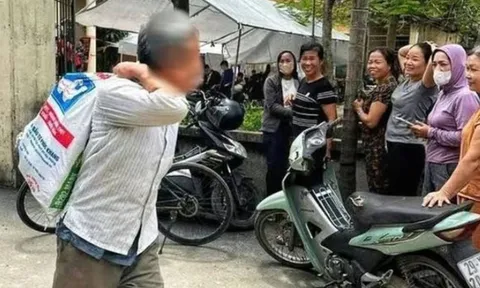 Cảnh tượng chưa từng có tại dự án 925.000 tỷ đồng: Người dân mang bao tải tiền đền bù đất