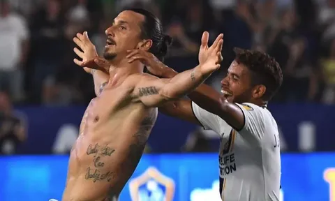Ibrahimovic lập siêu phẩm đúng chất Ibra đánh dấu cột mốc 500 bàn thắng