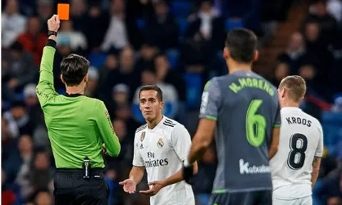 2 bàn thua 1 thẻ đỏ, Real Madrid có trận đấu thảm họa trước "tí hon" Real Sociedad