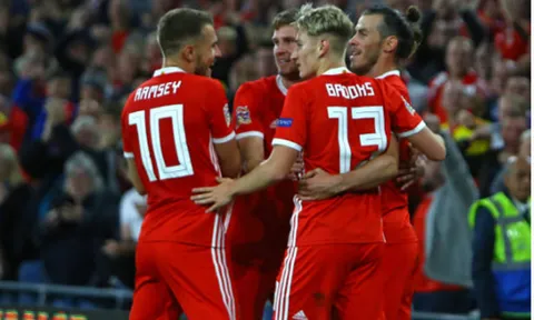 Ryan Giggs trầm ngâm dù đội nhà giành thắng lợi giòn giã