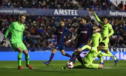 3 điều rút ra Levante 2-1 Barcelona: Phương án B tệ hại, "hàng dỏm" Malcom