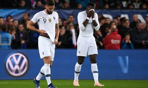 Đây, bộ mặt nhạt nhòa của Pogba khi lên tuyển