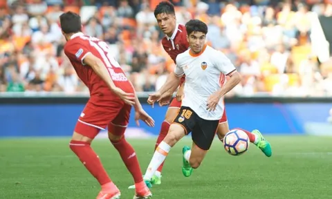 Carlos Soler nói gì khi được Man Utd theo đuổi?