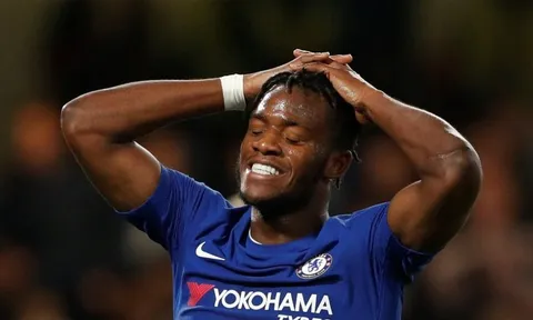 Fan Chelsea chỉ ra cái tên xuất sắc hơn Giroud và Morata cộng lại