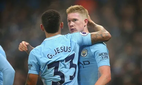 Cầu thủ Man City hát bài giễu nhại Man Utd