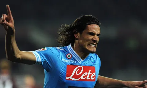 Cavani thời còn 'làm mưa làm gió' tại Napoli