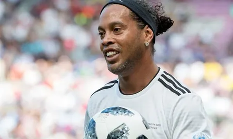 Tài khoản cạn tiền, Ronaldinho bị tịch thu tài sản