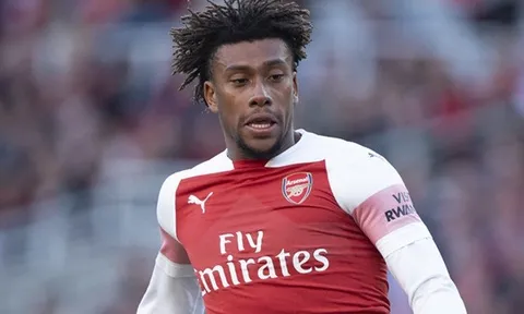 CĐV Arsenal: "Emery nên để Iwobi nhìn cậu ấy mà học tập"
