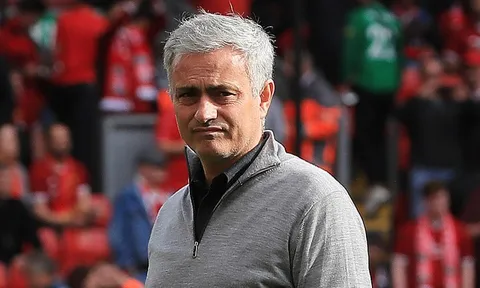 CĐV chế nhạo khả năng Mourinho chuyển đến PSG