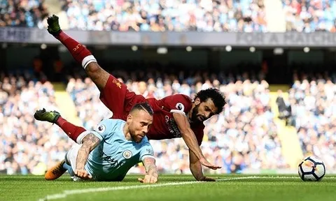 CĐV Liverpool 'cạn lời' vì hàng thủ quá tệ
