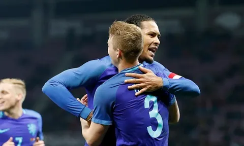 CĐV Liverpool phát cuồng vì đồng đội của Van Dijk