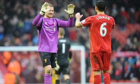 CĐV Liverpool 'tạm biệt' cúp FA vì 2 cái tên
