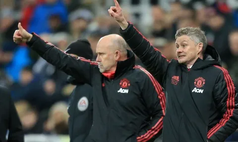 CĐV Man Utd đã tìm ra người hùng mới để sùng bái